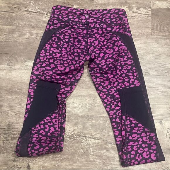 Lululemon drop it like it’s hot tight in mini cherry cheetah ultra violet Sz 6 - Picture 5 of 8